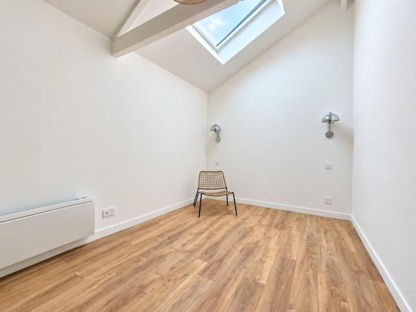 Maison entièrement rénovée - Plain pied - 2 chambres - Stationnement