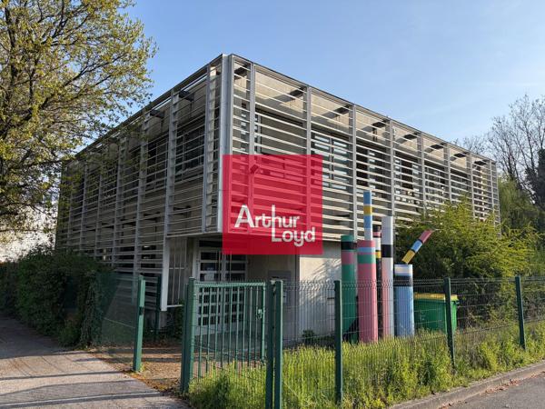 Bâtiment de bureaux à louer à Seyssinet-Pariset avec parkings privatifs