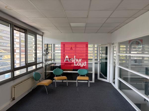 Bâtiment de bureaux à louer à Seyssinet-Pariset avec parkings privatifs
