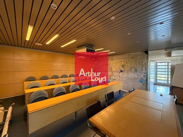 Bâtiment de bureaux à louer à Seyssinet-Pariset avec parkings privatifs