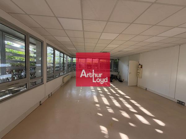 Bâtiment de bureaux à louer à Seyssinet-Pariset avec parkings privatifs