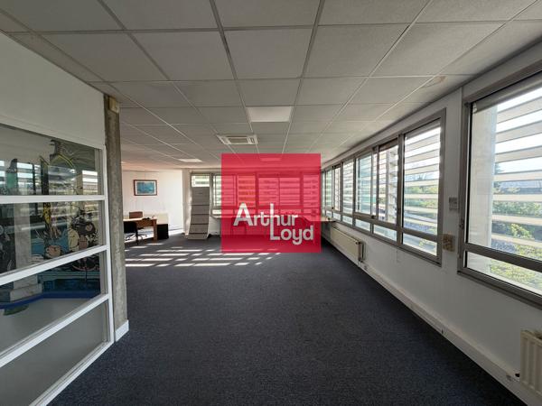 Bâtiment de bureaux à louer à Seyssinet-Pariset avec parkings privatifs