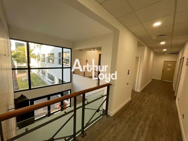 Bureaux 261.53 m² à louer divisibles dès 76.72 m² vue dégagée Golf - Sophia Antipolis
