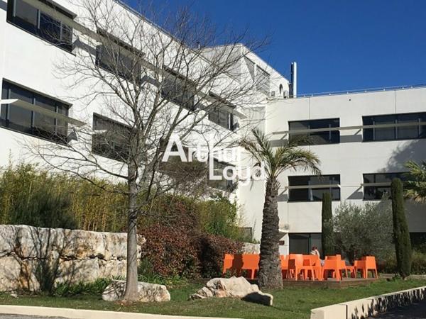 Bureaux 261.53 m² à louer divisibles dès 76.72 m² vue dégagée Golf - Sophia Antipolis