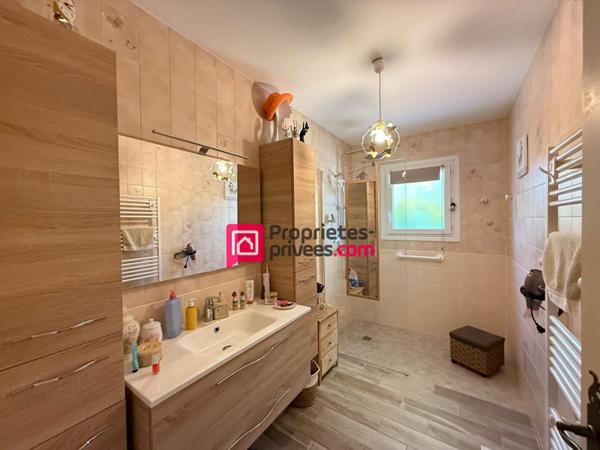 Maison proche Chinon 4 pièce(s) 91 m2 - sous sol - Garages