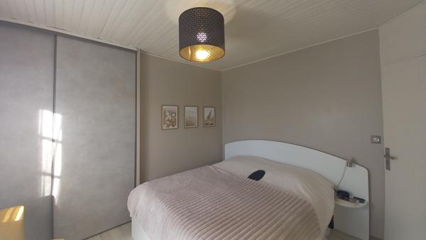 Maison de plain-pied à vendre à Saint Julien de Concelles - 4 chambres avec piscine !