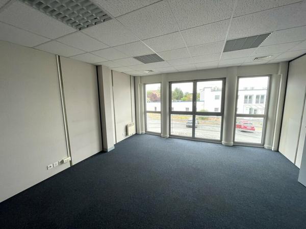 A LOUER BUREAUX MODULABLES 46M2 AU COEUR DE LA TECHNOPOLE DU FUTUROSCOPE (POITIERS NORD)