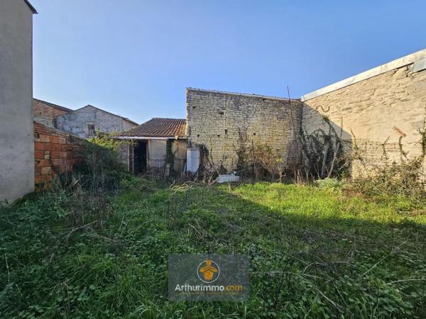 Vente                                                      Maison
                        
                     4 pièces                      85 m2                     à La Grève-sur-Mignon