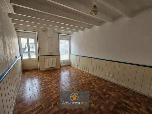 Vente                                                      Maison
                        
                     4 pièces                      85 m2                     à La Grève-sur-Mignon