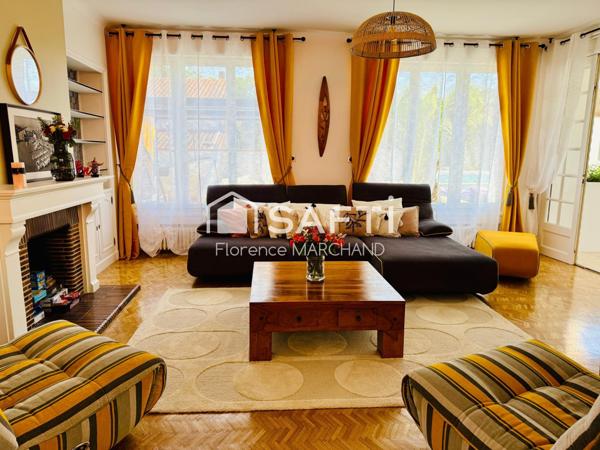 BELLE MAISON AVEC DÉPENDANCE 4 CH GARAGE JARDIN PISCINE SPA