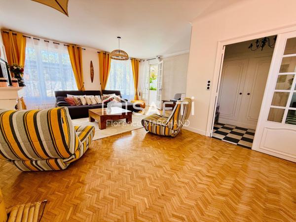 BELLE MAISON AVEC DÉPENDANCE 4 CH GARAGE JARDIN PISCINE SPA