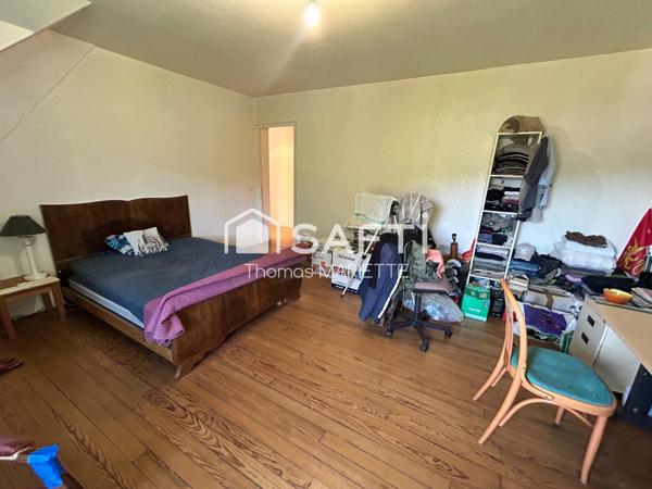 Maison sur sous-sol complet avec quatre chambres cuisine, séjour salon. Idéal, investissement locatif.
