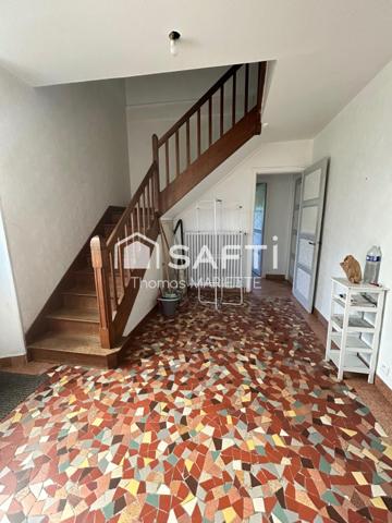 Maison sur sous-sol complet avec quatre chambres cuisine, séjour salon. Idéal, investissement locatif.