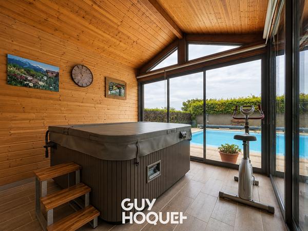Magnifique Villa, Spacieuse avec Piscine et Dépendances - MILLY LAMARTINE