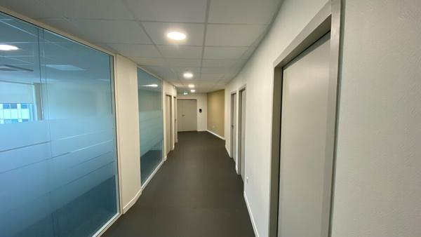 A LOUER BUREAUX 152M2, PROPOSANT DE TRÈS BELLES PRESTATIONS SUR POITIERS PRÉ-MÉDARD / POLYCLINIQUE