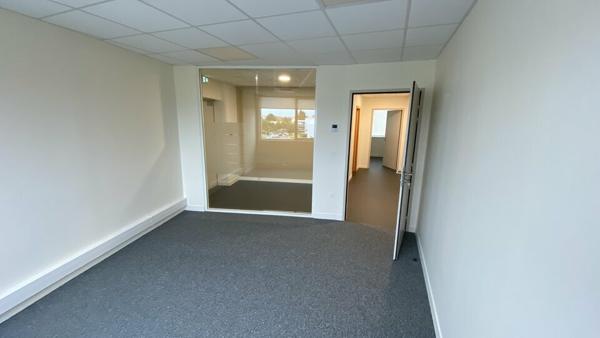 A LOUER BUREAUX 152M2, PROPOSANT DE TRÈS BELLES PRESTATIONS SUR POITIERS PRÉ-MÉDARD / POLYCLINIQUE