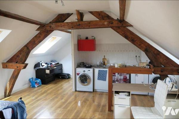 Immeuble de rapport  - 1 local commercial + 3 appartements T2 - Cave - Terrasses. 259 m² cadastré.