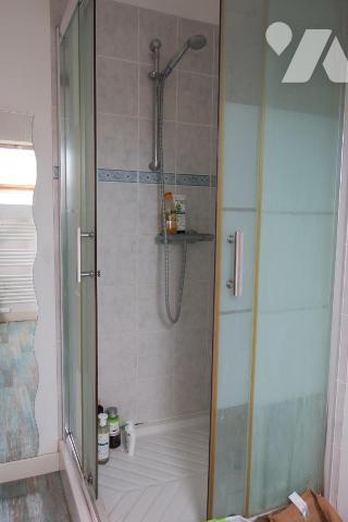 Immeuble de rapport  - 1 local commercial + 3 appartements T2 - Cave - Terrasses. 259 m² cadastré.