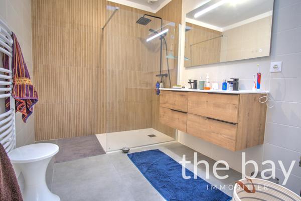 Andernos-les-Bains (33510) Villa 5 chambres avec piscine dans un quartier résidentiel