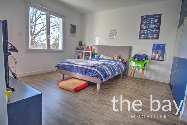 Andernos-les-Bains (33510) Villa 5 chambres avec piscine dans un quartier résidentiel