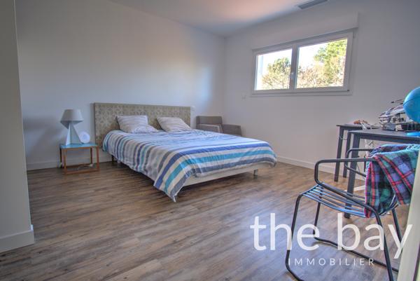 Andernos-les-Bains (33510) Villa 5 chambres avec piscine dans un quartier résidentiel