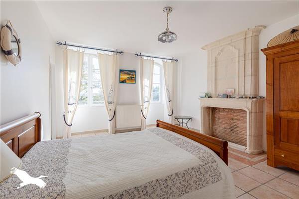 Maison à vendre |  Dirac |  9 pièces | 294 m²