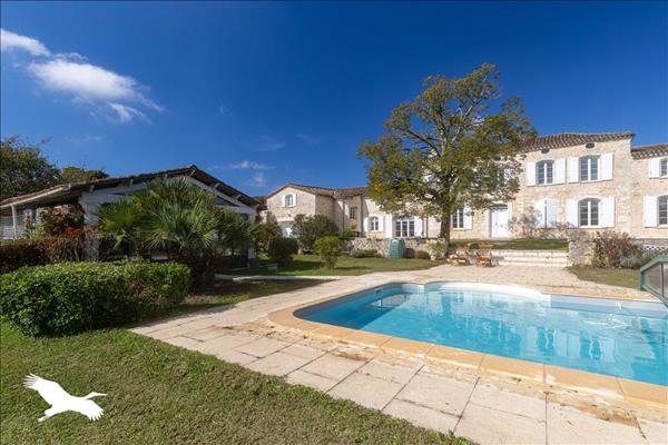 Maison à vendre |  Dirac |  9 pièces | 294 m²