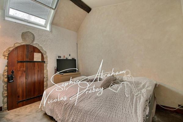 Authentique maison en pierre rénovée, charme, volumes et prestations de qualité