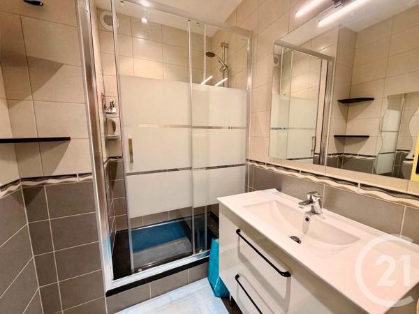 Appartement F3 à vendre  3 pièces - 57,30 m 2   GRANVILLE  - 50