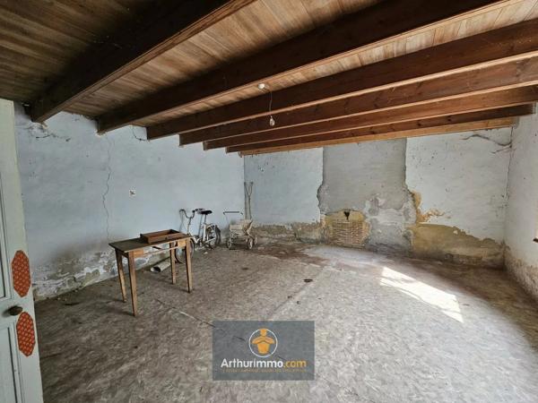 Vente                                                      Maison
                        
                     2 pièces                      47 m2                     à La Grève-sur-Mignon