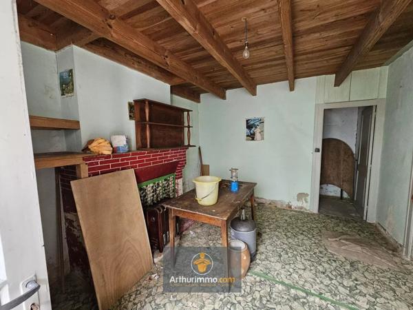 Vente                                                      Maison
                        
                     2 pièces                      47 m2                     à La Grève-sur-Mignon