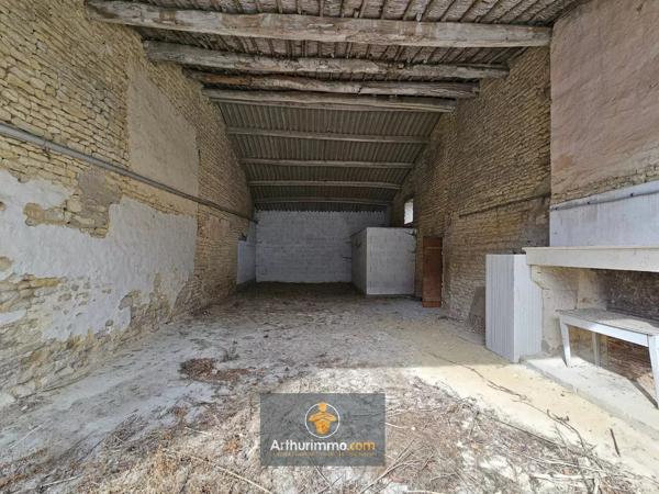 Vente                                                      Maison
                        
                     2 pièces                      47 m2                     à La Grève-sur-Mignon
