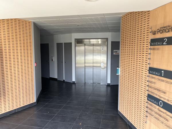 Bureaux à louer à Saint-Herblain proche commerces et axes routiers principaux