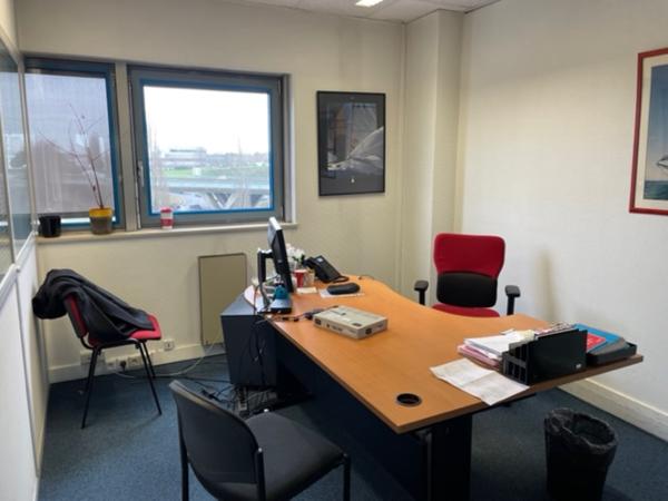 Bureaux à louer à Saint-Herblain proche commerces et axes routiers principaux