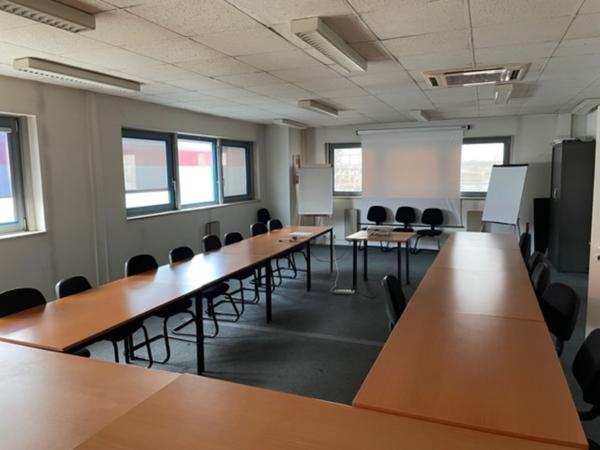 Bureaux à louer à Saint-Herblain proche commerces et axes routiers principaux