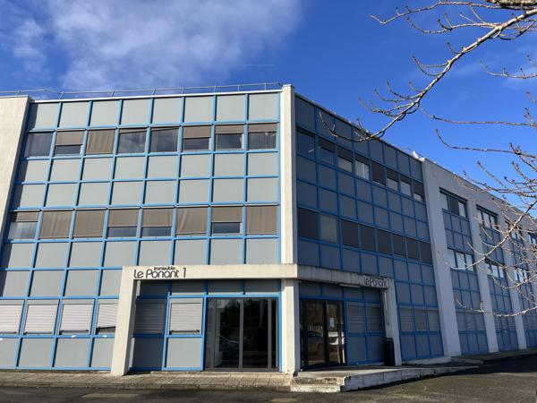 Bureaux à louer à Saint-Herblain proche commerces et axes routiers principaux
