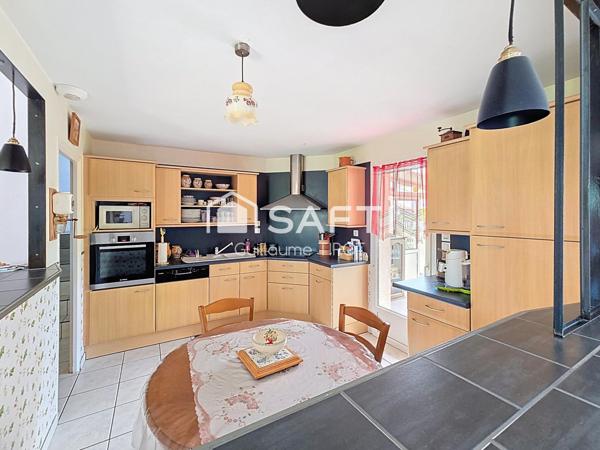 Villa moderne avec jardin et piscine