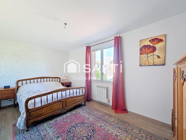 Villa moderne avec jardin et piscine