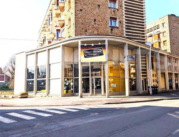 local 3 pièce(s) 262 m2