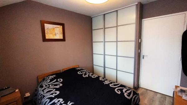 TROP TARD VENDU AVEC UNE VISITE CIBLEE Plein Bourg Beaux T3 Sud et box proche commodités à 30 min centre R