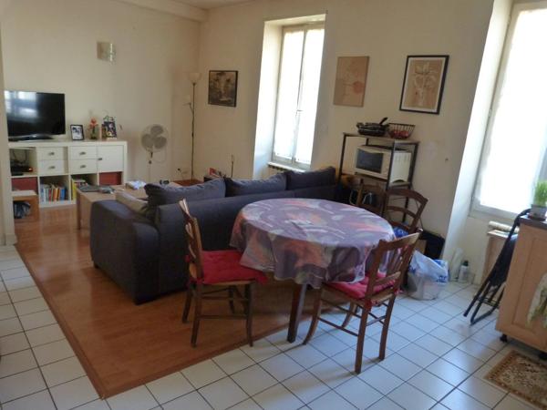 Vente                                                      Appartement
                        
                     3 pièces                      56 m2                     à Vierzon