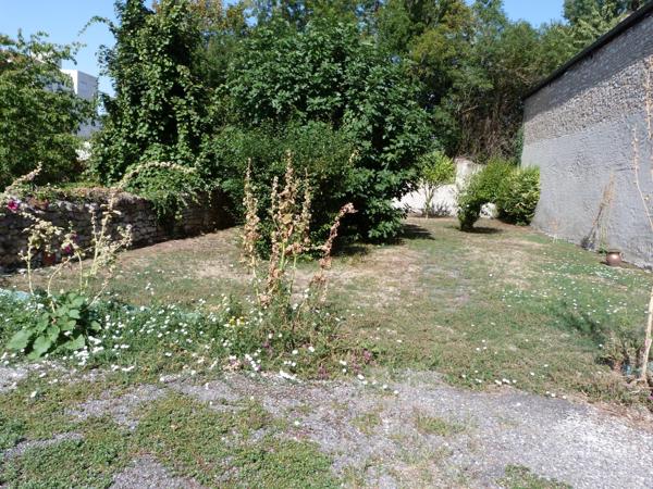 Vente                                                      Appartement
                        
                     3 pièces                      56 m2                     à Vierzon