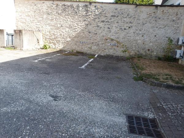 Vente                                                      Appartement
                        
                     3 pièces                      56 m2                     à Vierzon