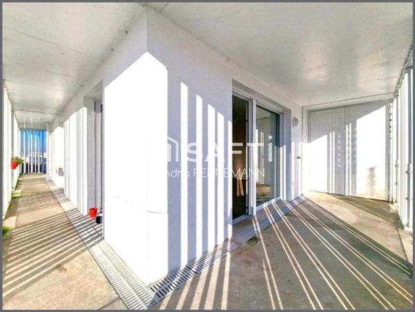 4 P lumineux avec terrasse, balcon et 2 parkings