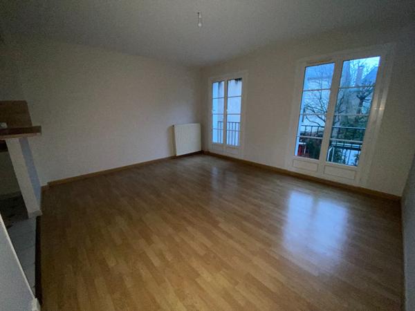 LAVAL, appartement T2 de 46 m² au 1er étage