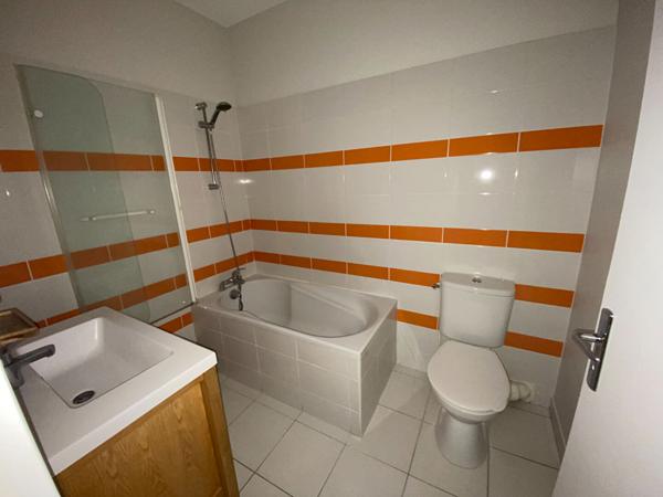 LAVAL, appartement T2 de 46 m² au 1er étage