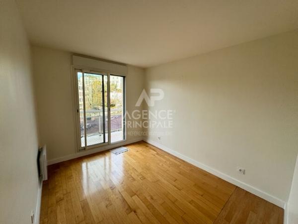 Appartement 4 pièce(s) 80 m2 - Saint Germain En Laye Loyer 1 965 €/mois charges comprises **  - Référence  18716