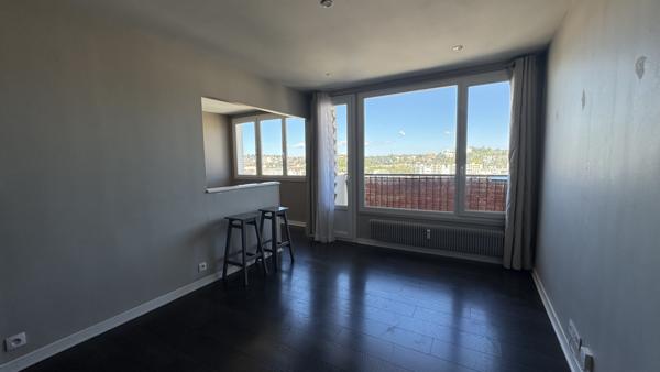 Saint-Étienne (42100) Exclusivité appartement F3 de 70,20m2 au dernier étage avec jolie vue