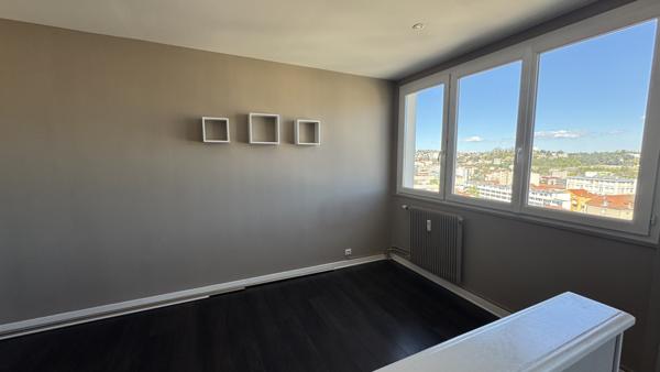 Saint-Étienne (42100) Exclusivité appartement F3 de 70,20m2 au dernier étage avec jolie vue