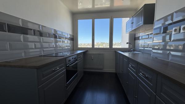 Saint-Étienne (42100) Exclusivité appartement F3 de 70,20m2 au dernier étage avec jolie vue